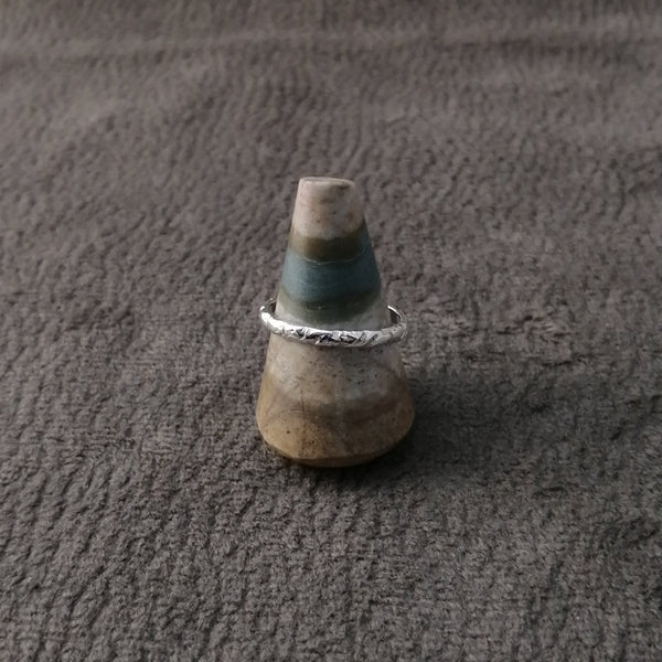 Anillo de plata Stamp