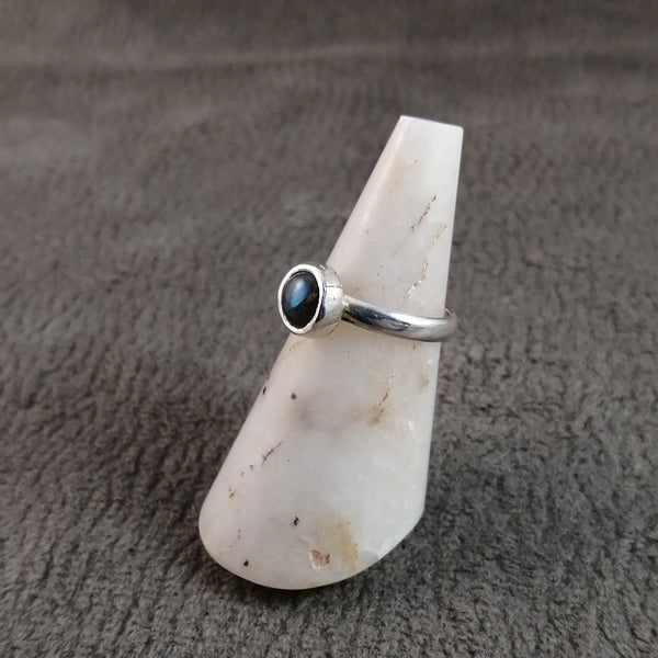 Anillo Labradorita redonda