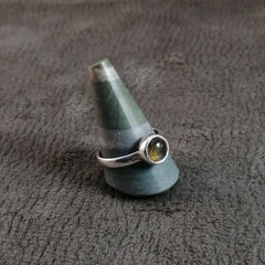 Anillo Labradorita redonda