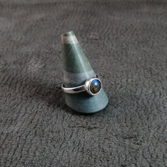 Anillo Labradorita redonda