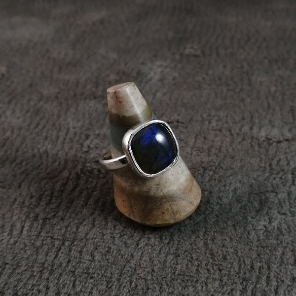 Anillo Labradorita cuadrada