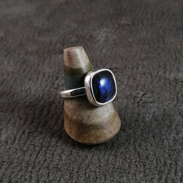 Anillo Labradorita cuadrada